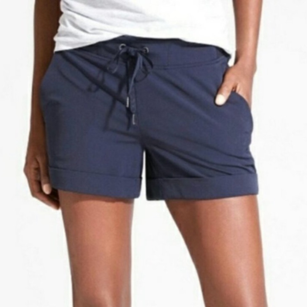 Athleta Blue Midtown 4" Cuffed Shorts